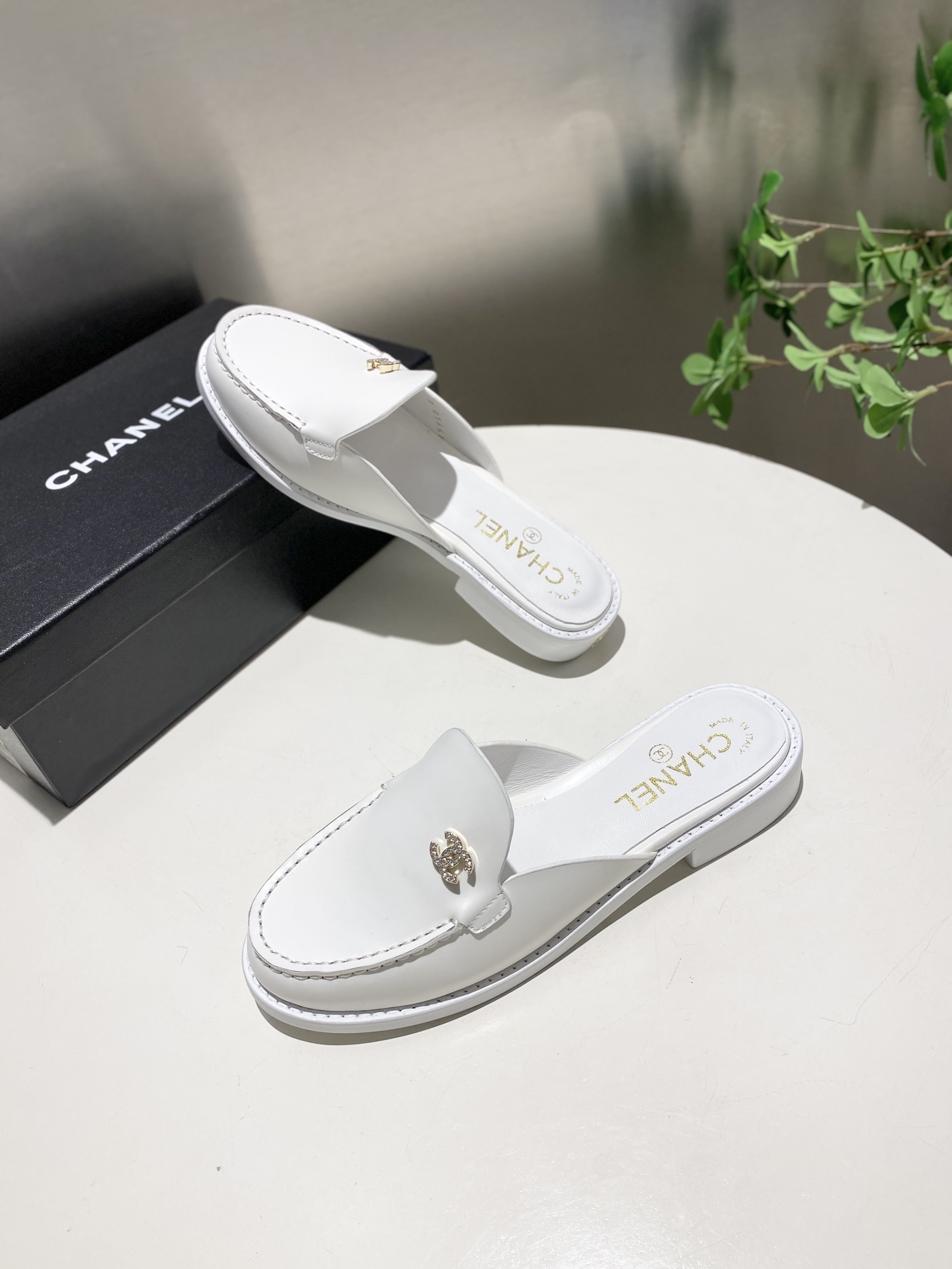 CHANEL slippers