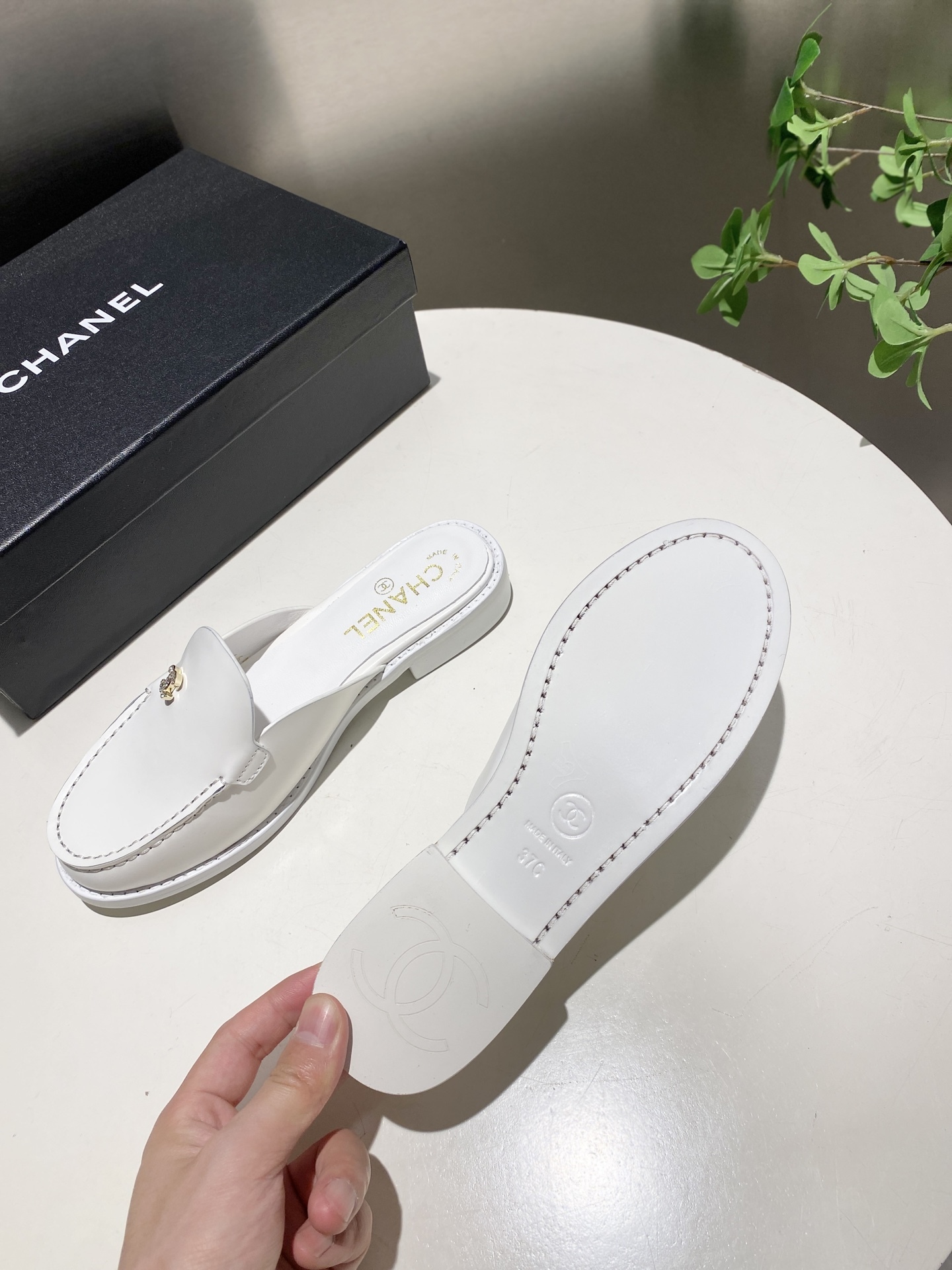 CHANEL slippers