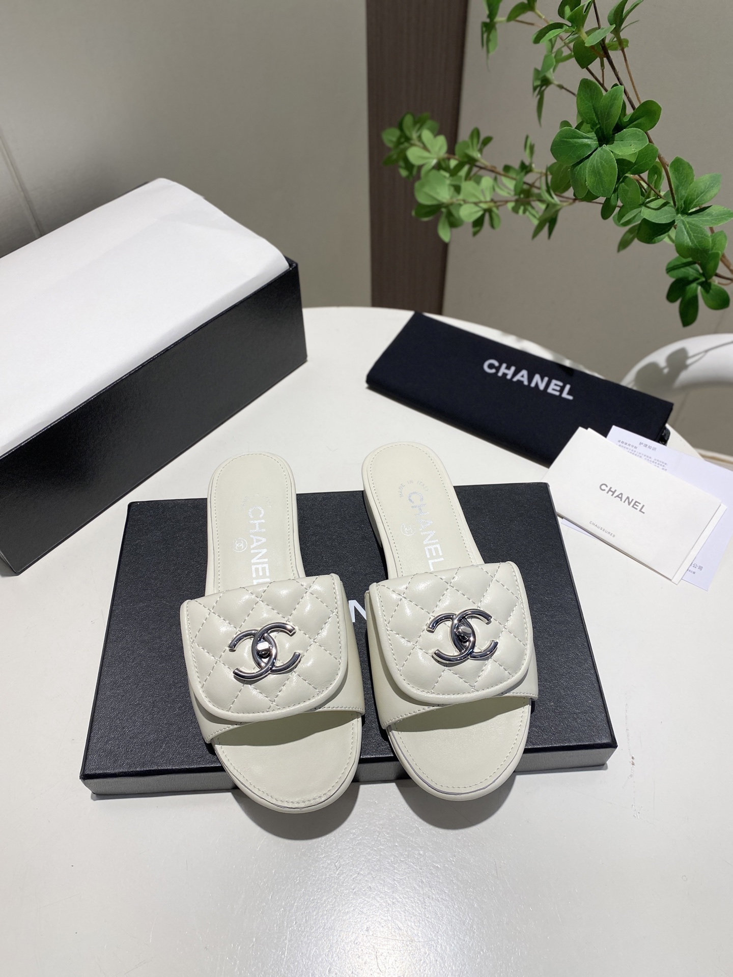 CHANEL slippers