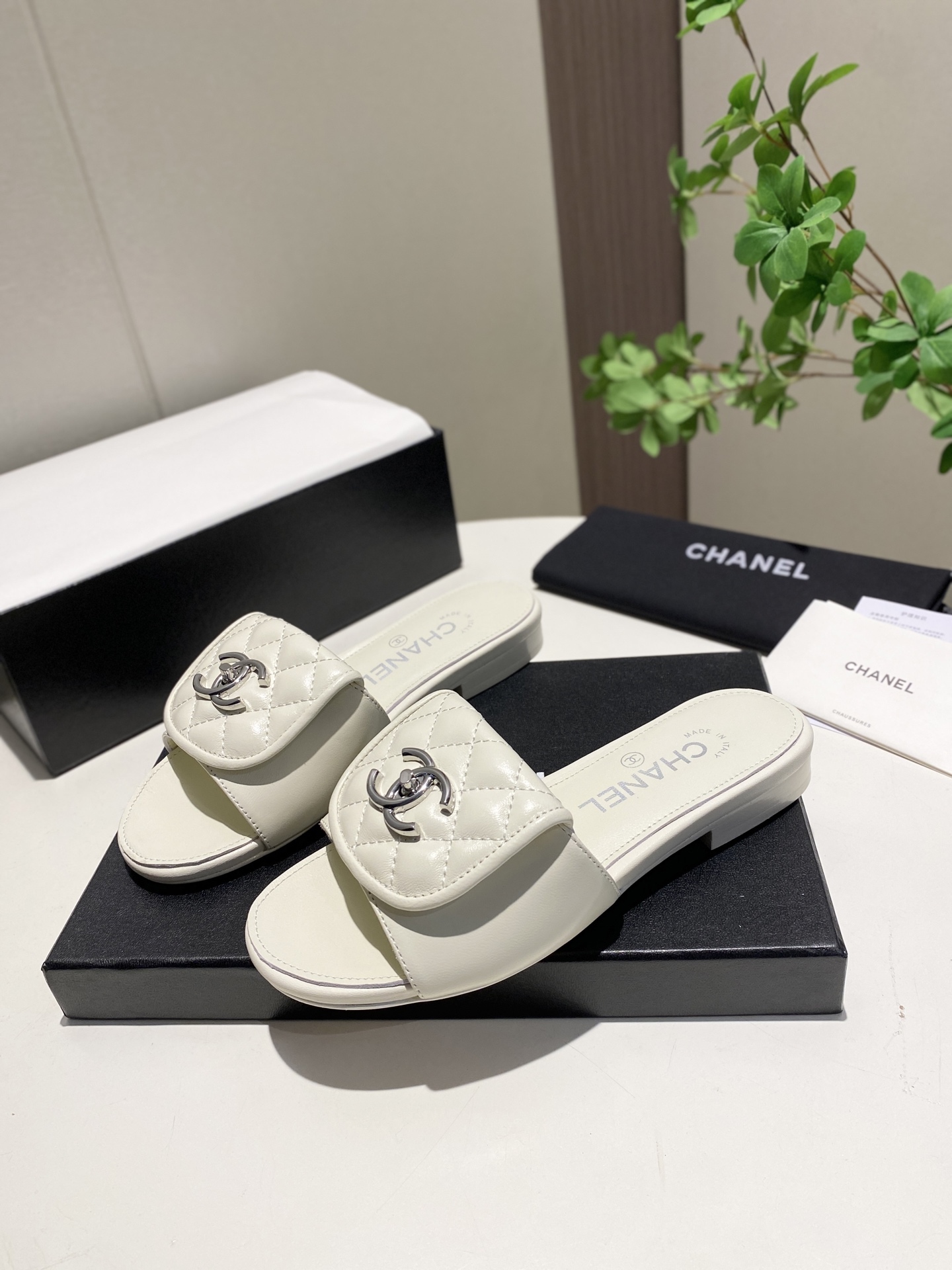 CHANEL slippers