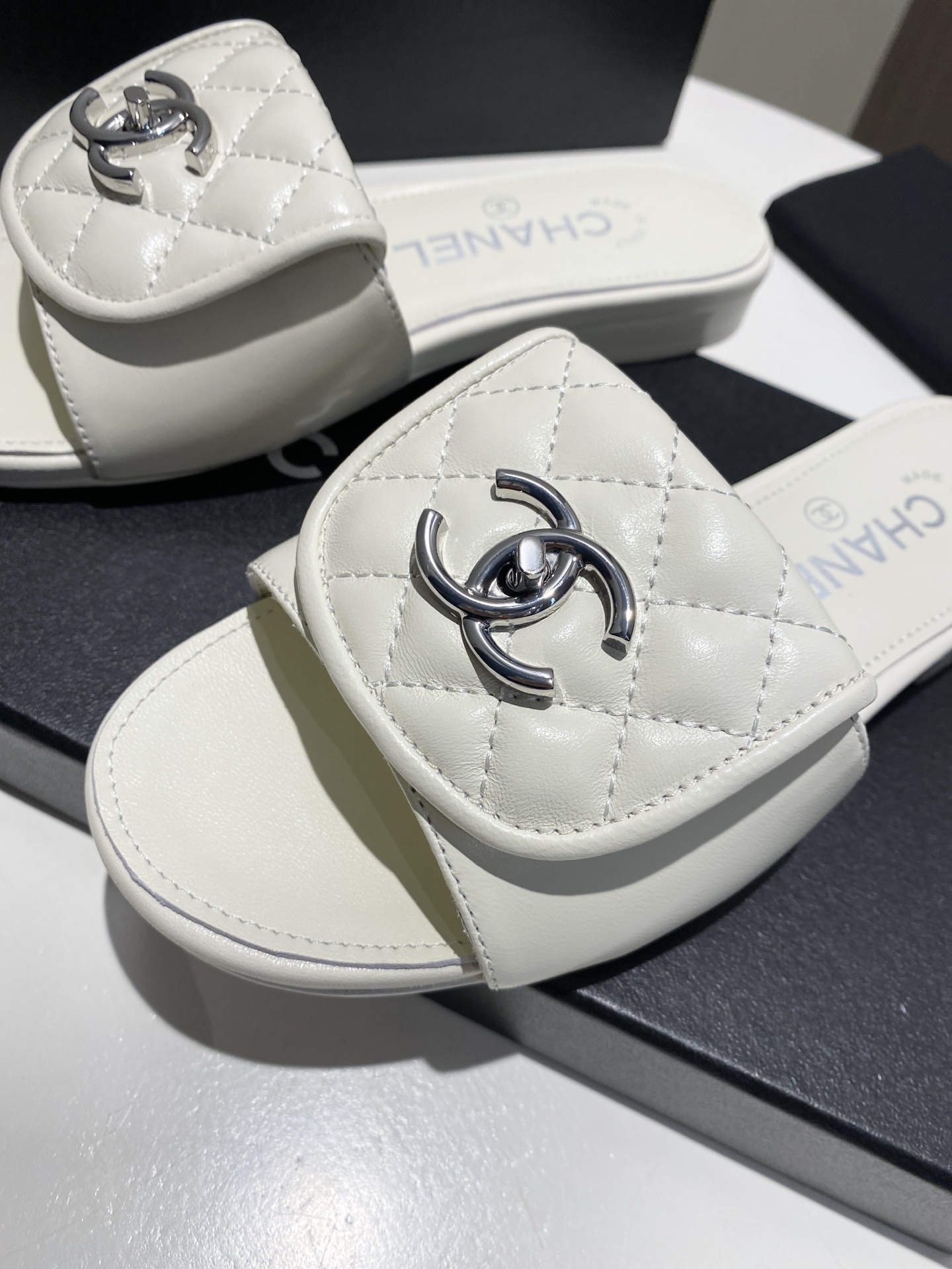 CHANEL slippers