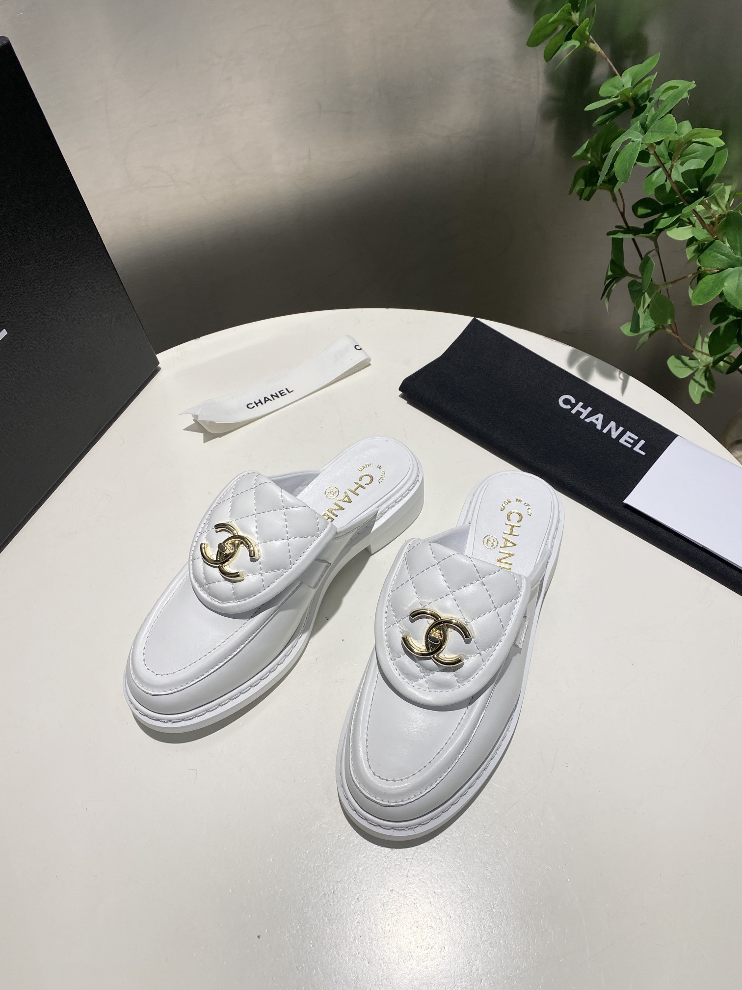 CHANEL slippers