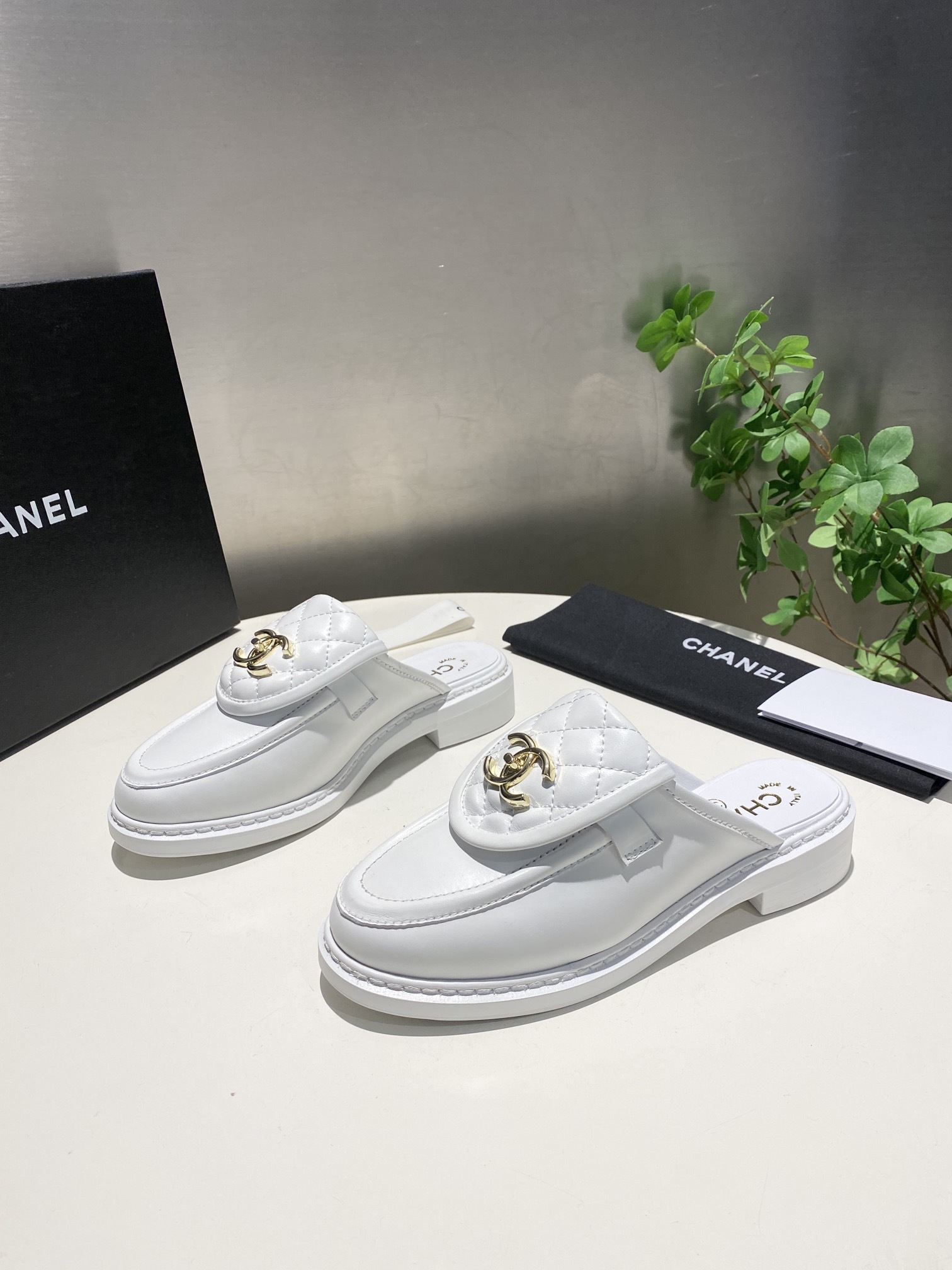 CHANEL slippers