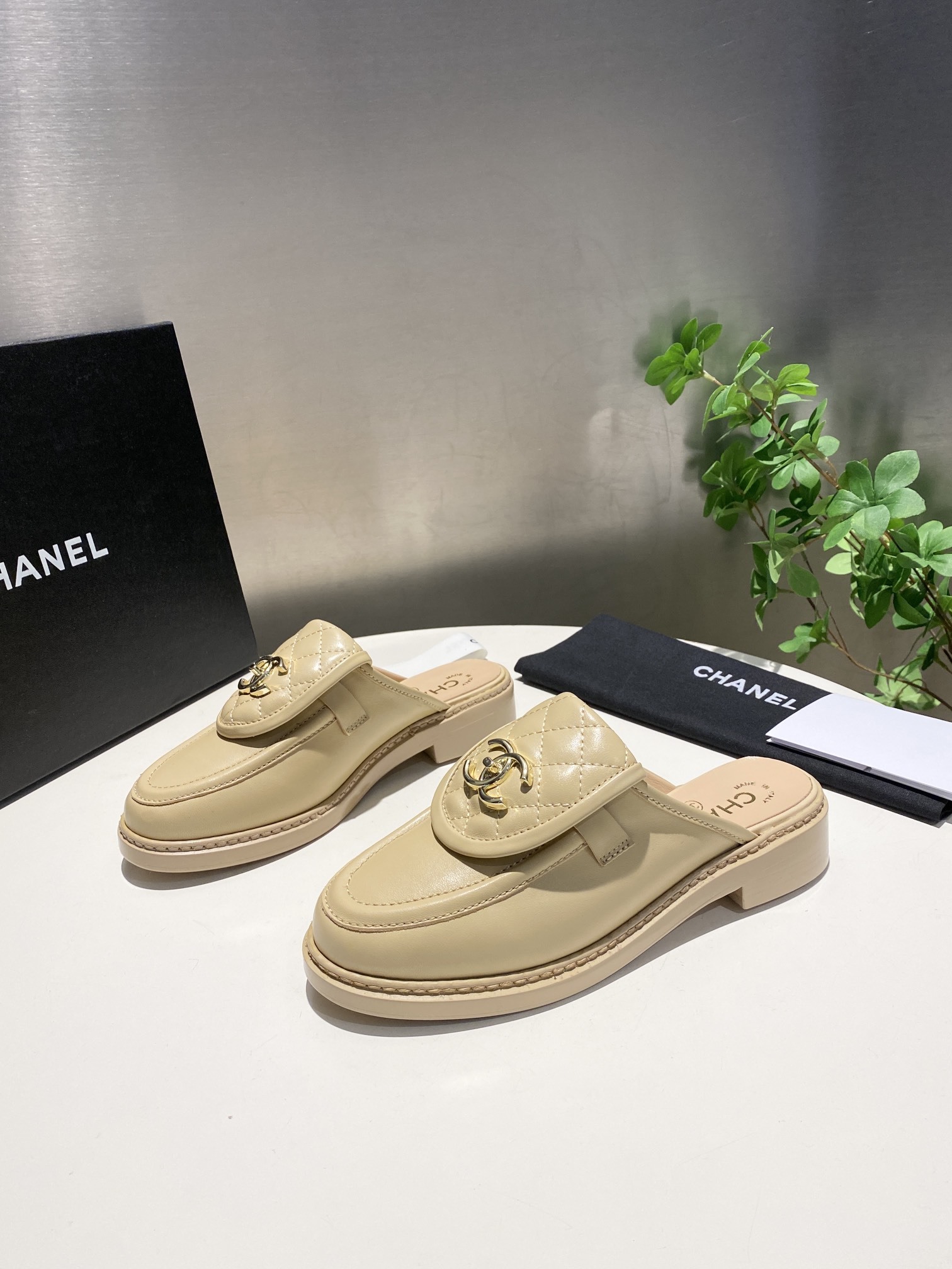 CHANEL slippers