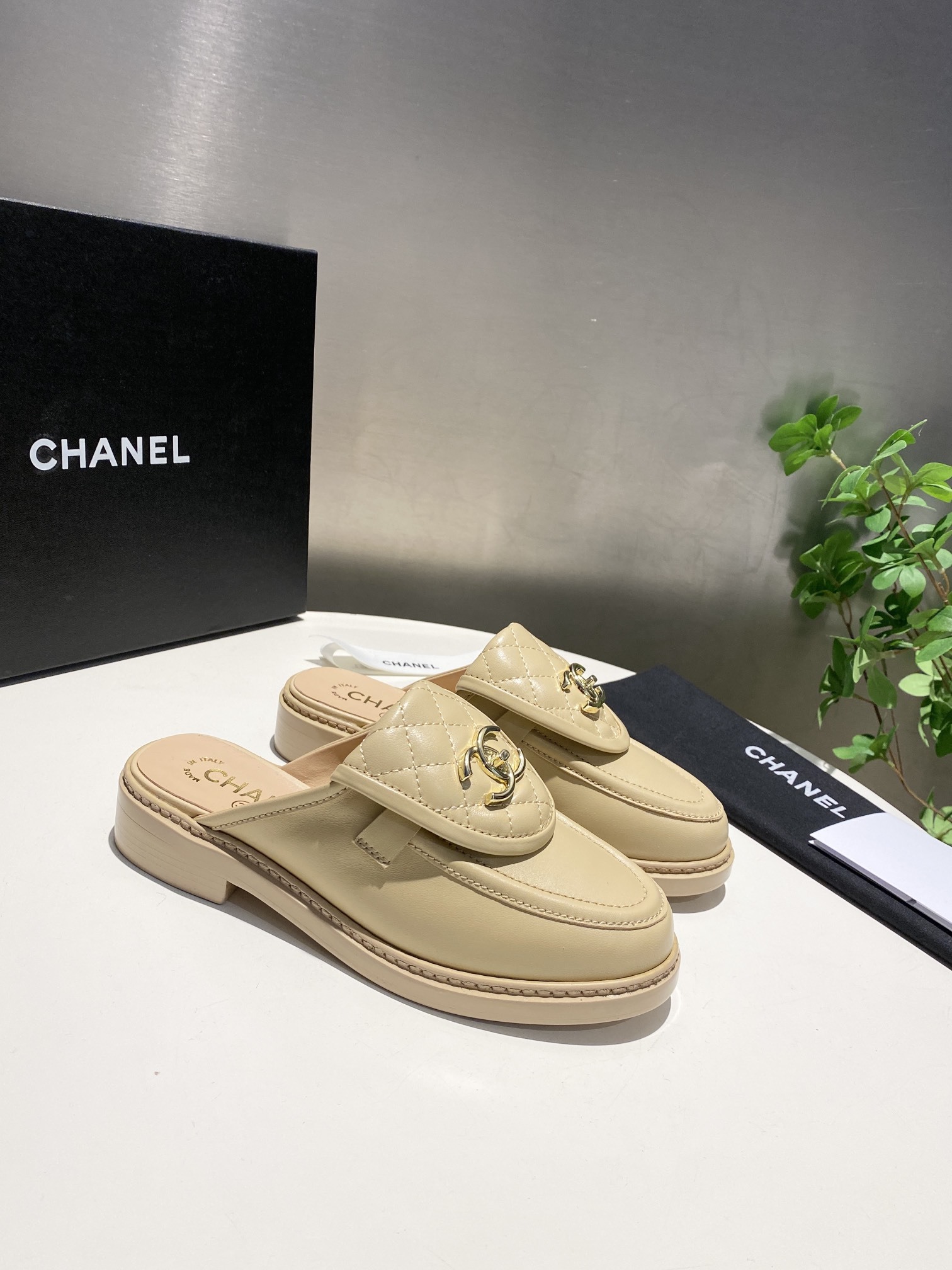 CHANEL slippers