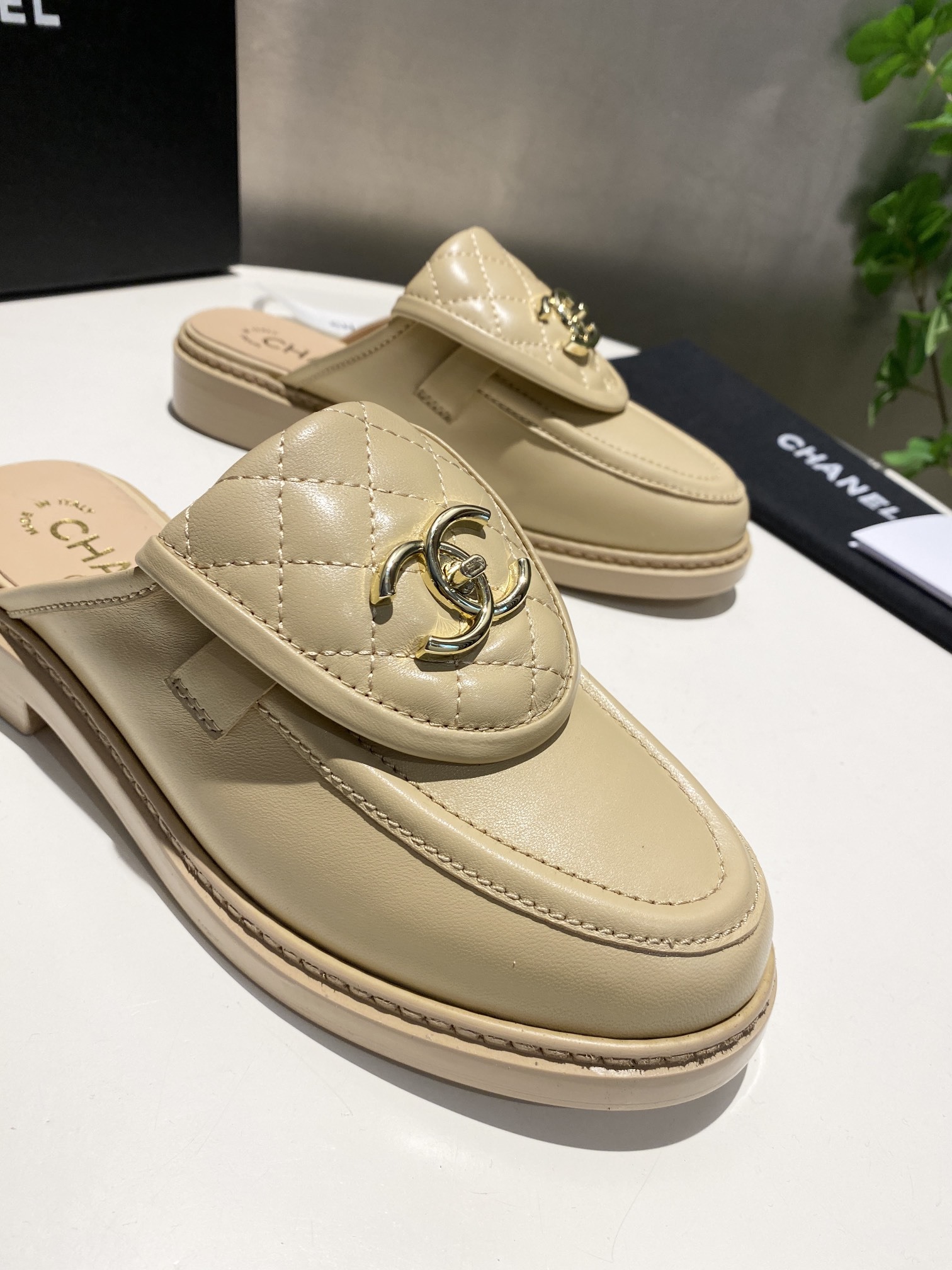 CHANEL slippers