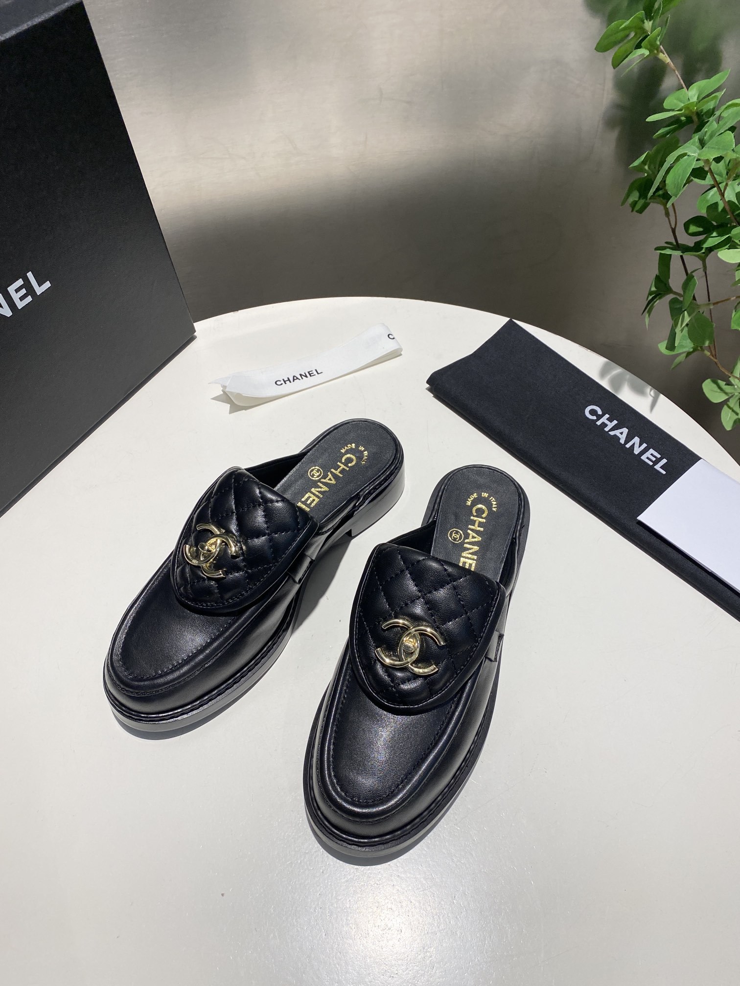 CHANEL slippers