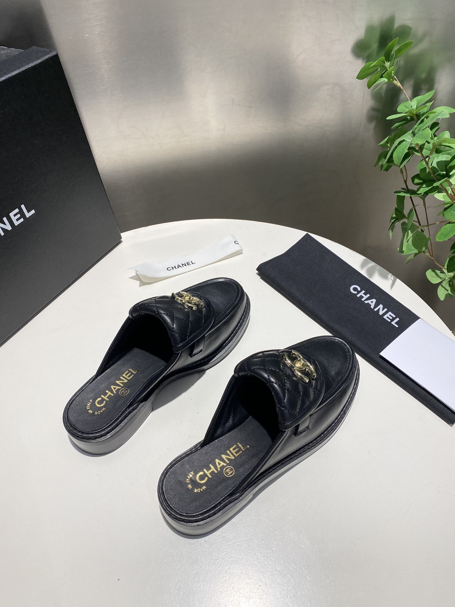 CHANEL slippers