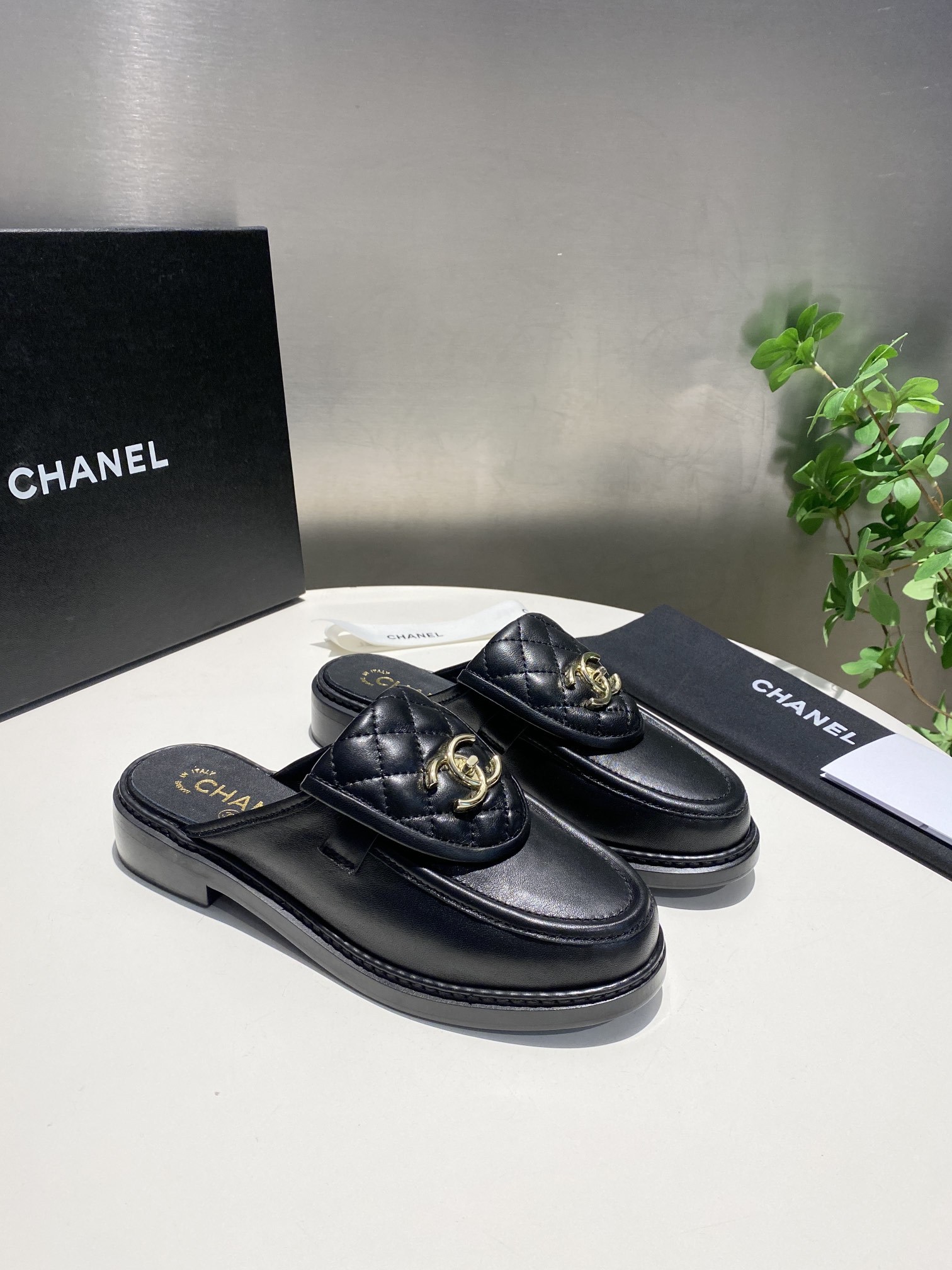 CHANEL slippers