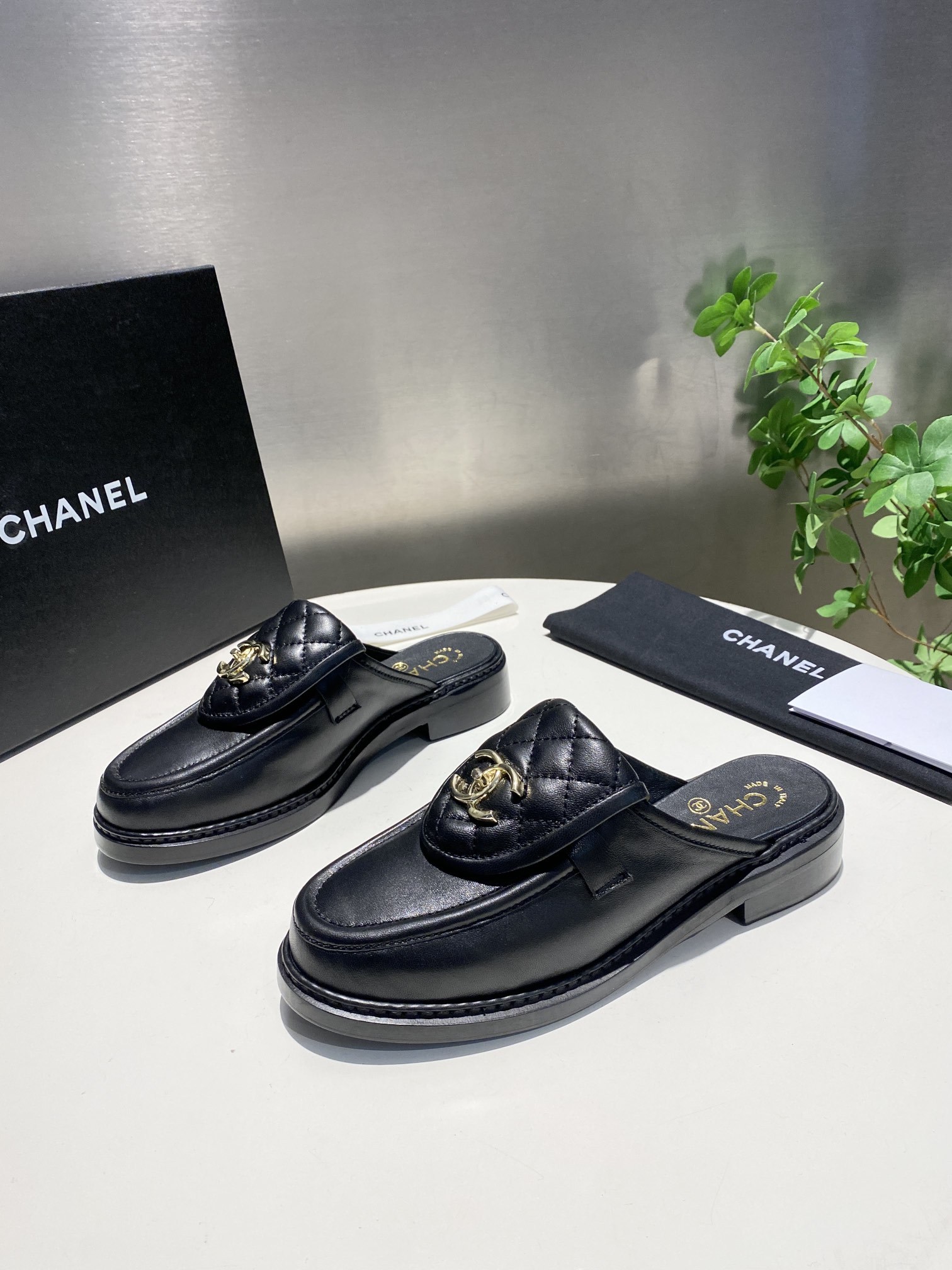 CHANEL slippers