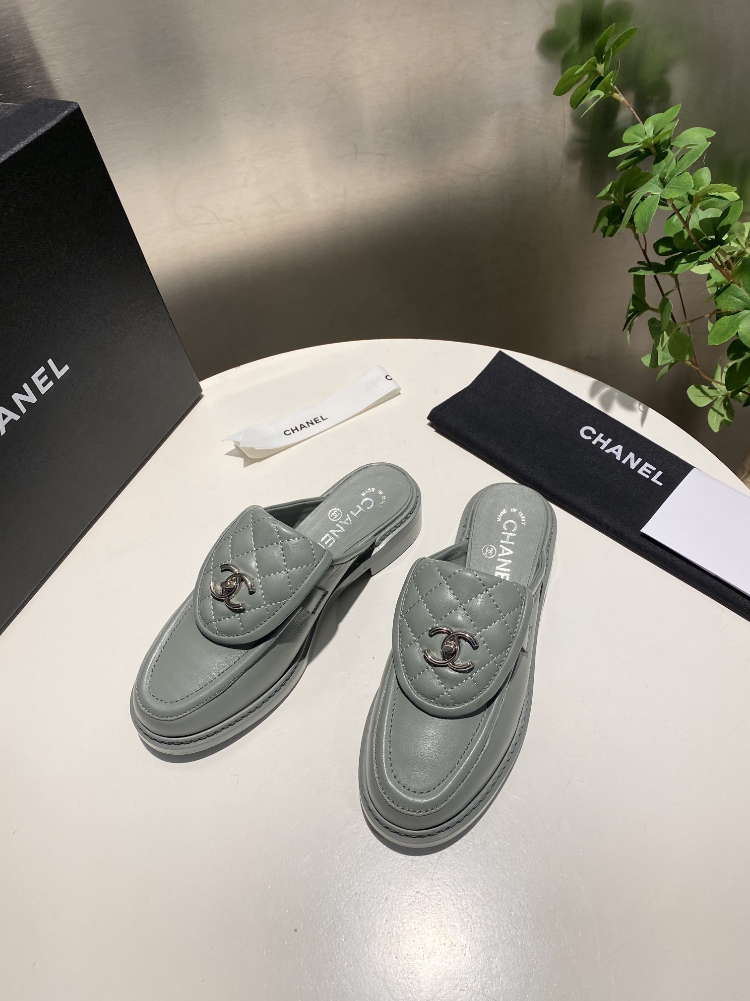 CHANEL slippers