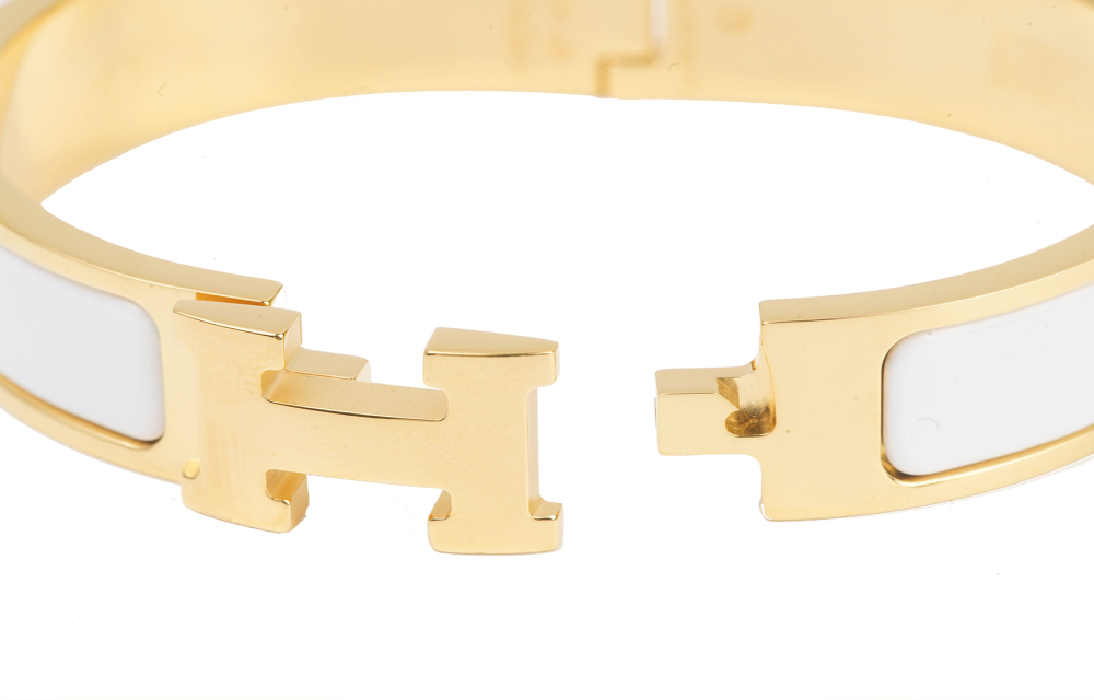 HERMÈS Clic H Letter Embellished Blanc European & American Style Gold-Plated Bangle for Women, White/Gold