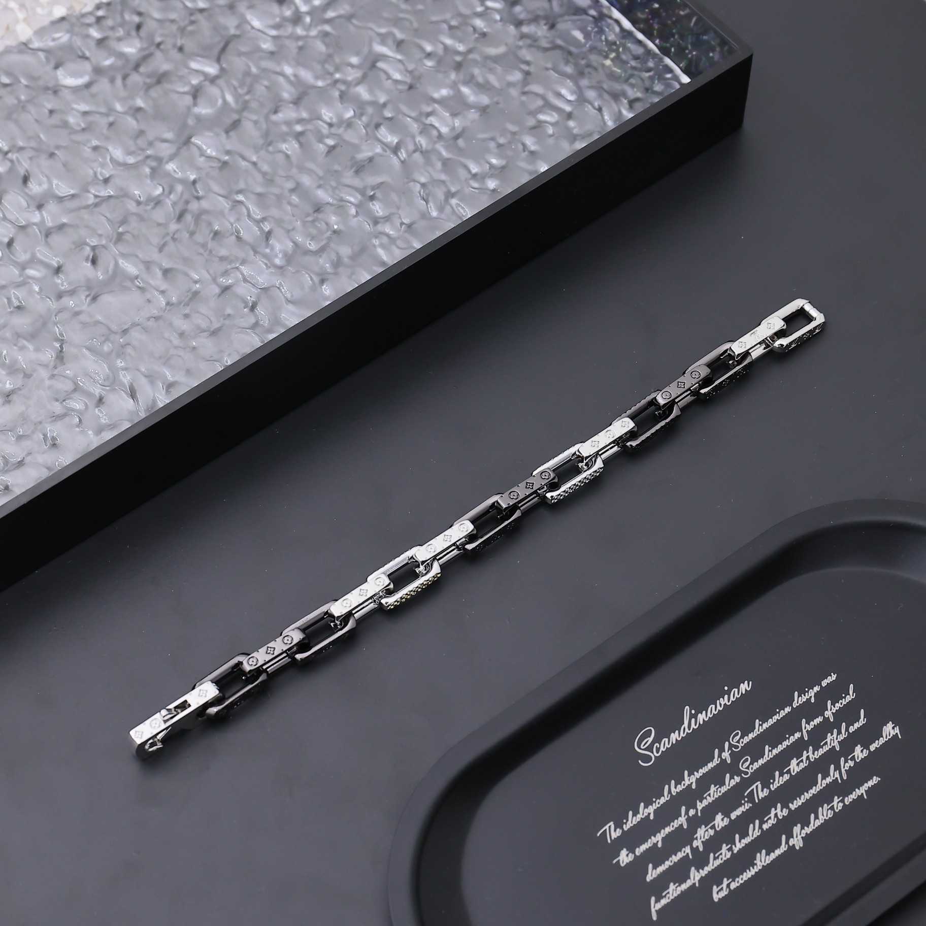 LV MONOGRAM CHAIN Bracelet