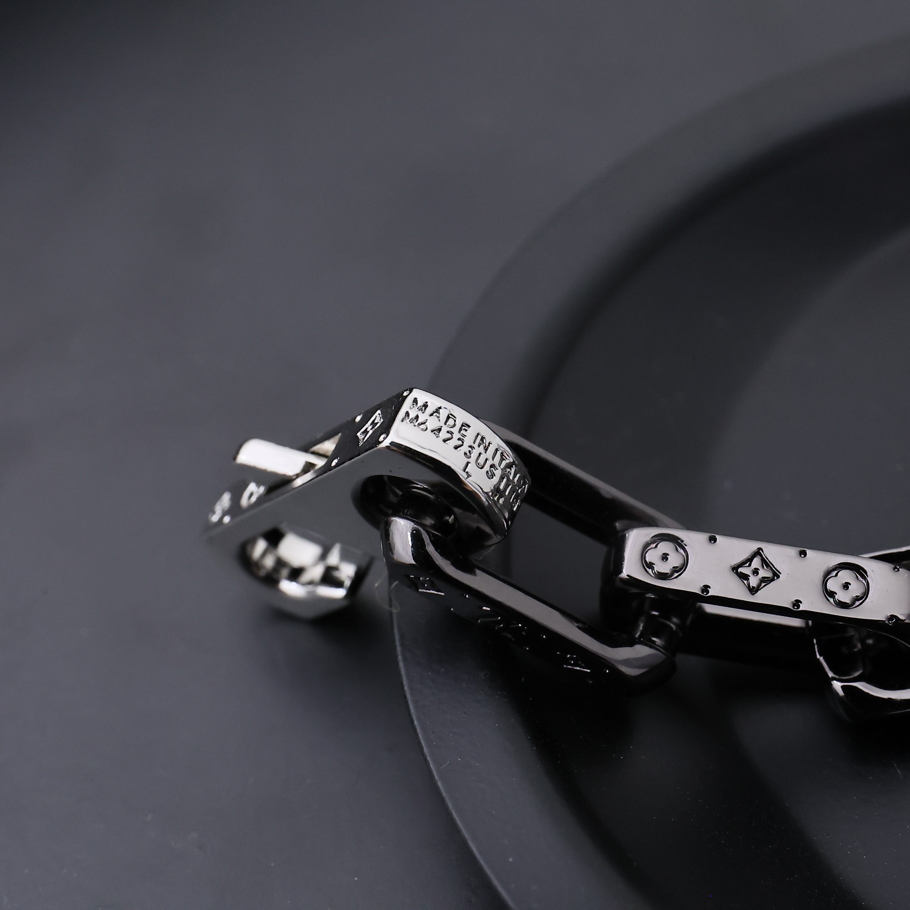 LV MONOGRAM CHAIN Bracelet