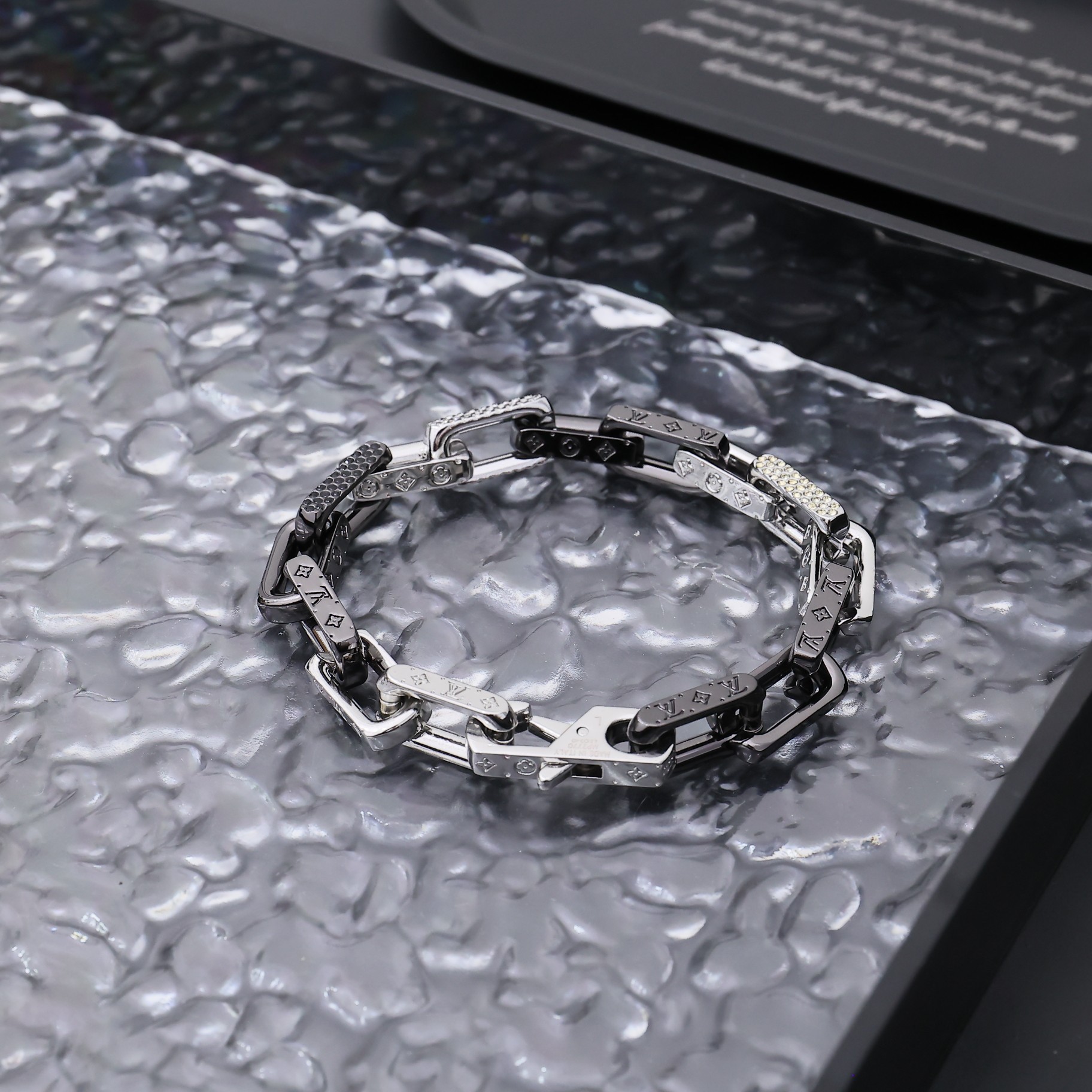LV MONOGRAM CHAIN Bracelet
