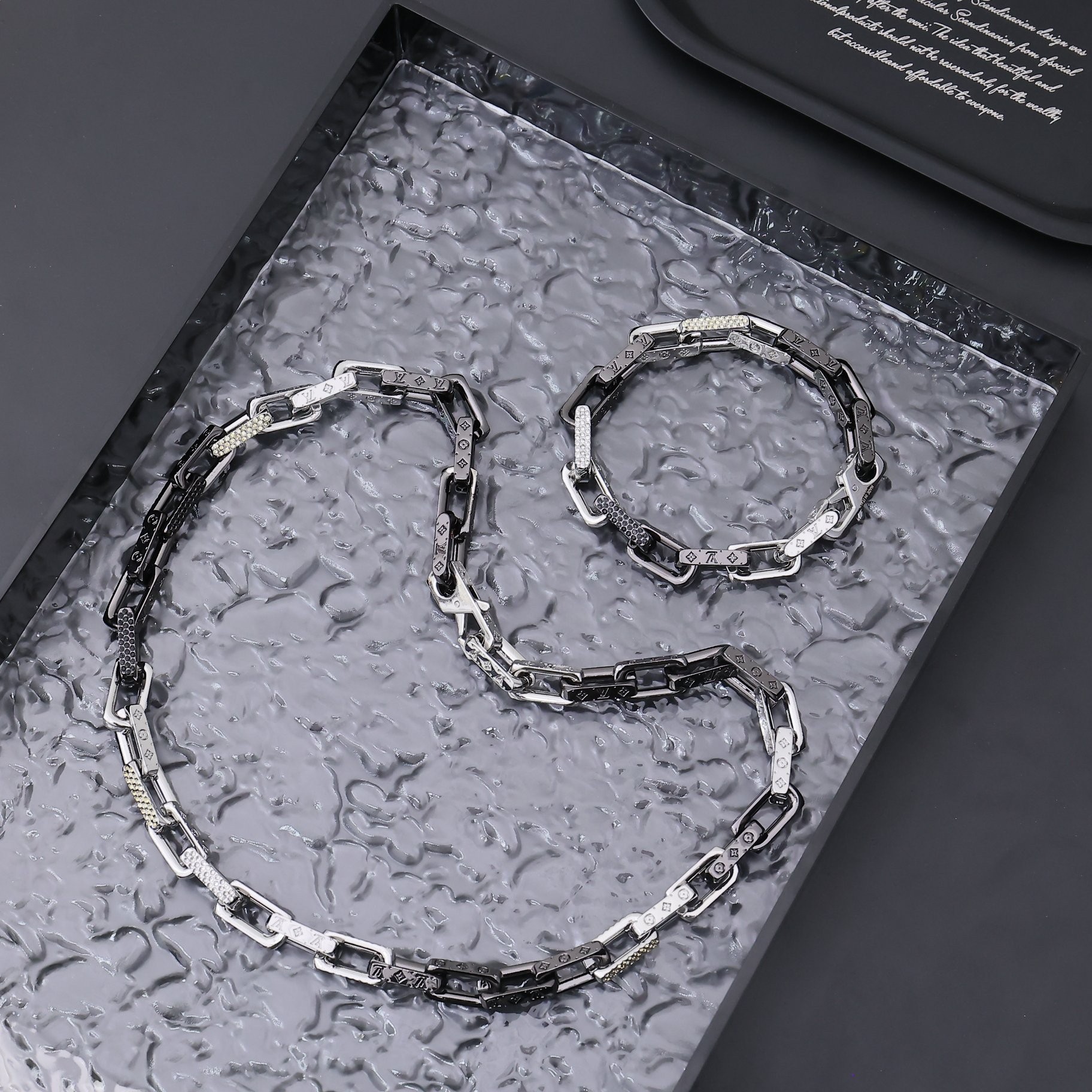LV MONOGRAM CHAIN Bracelet