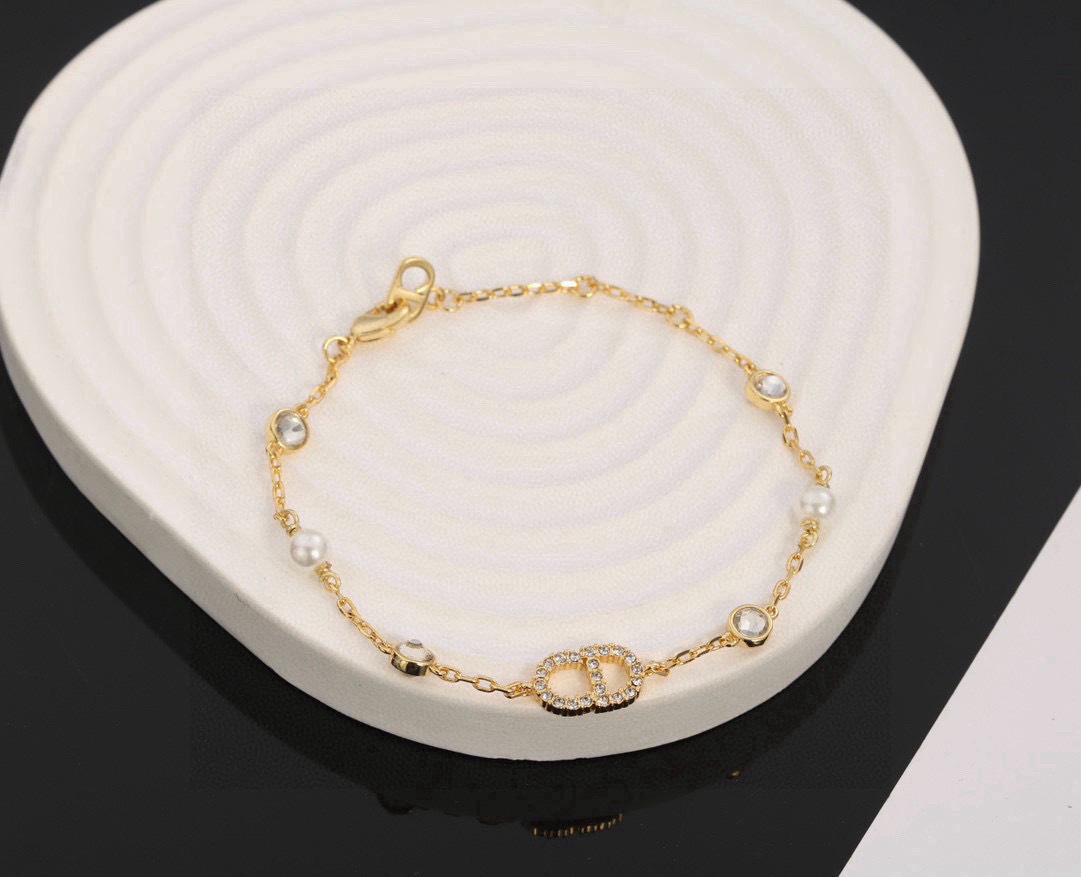 LV Necklace / Bracelet