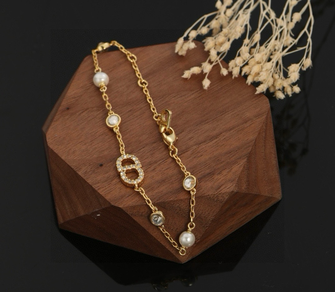 LV Necklace / Bracelet