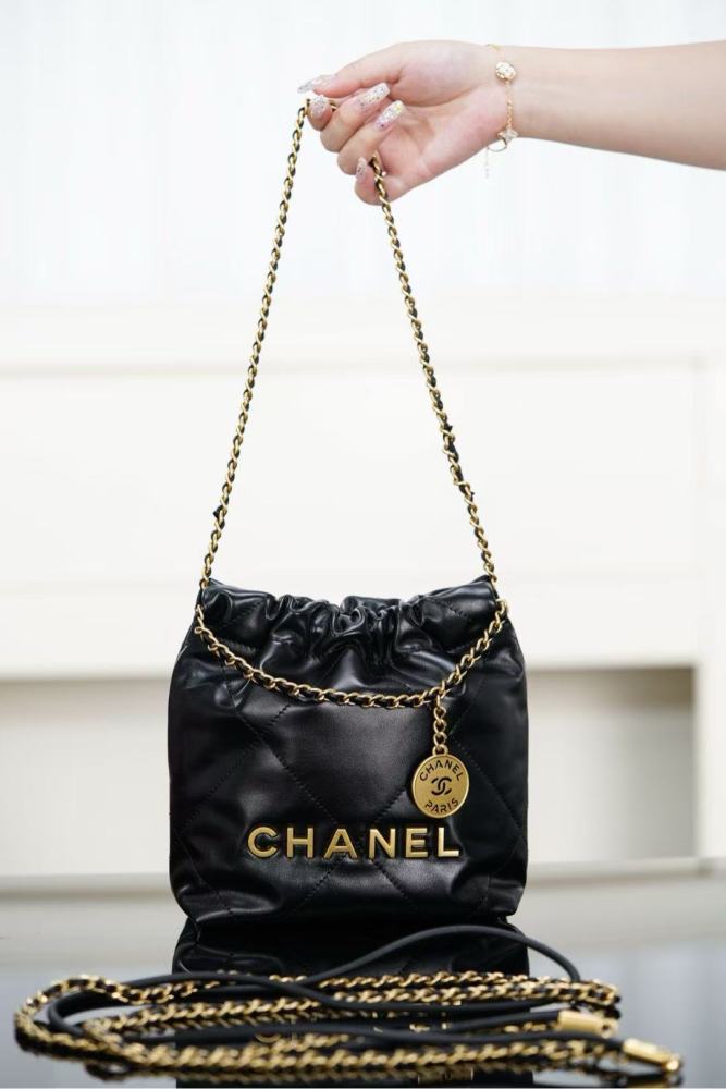CHANEL 22Bag 25C Leather-threaded Chain Quilted Hobo Bag, Mini Handbag/Shoulder Bag for Women  20CM