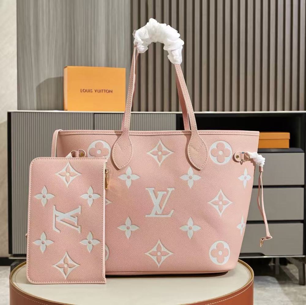 LOUIS VUITTON Neverfull, embossed grained cowhide leather/medium size