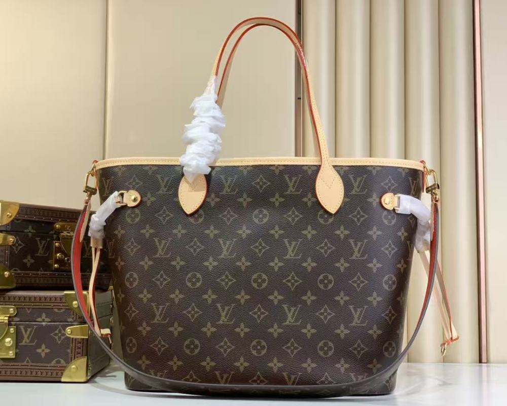 LOUIS VUITTON NEVERFULL 31/29CM/Medium/Small