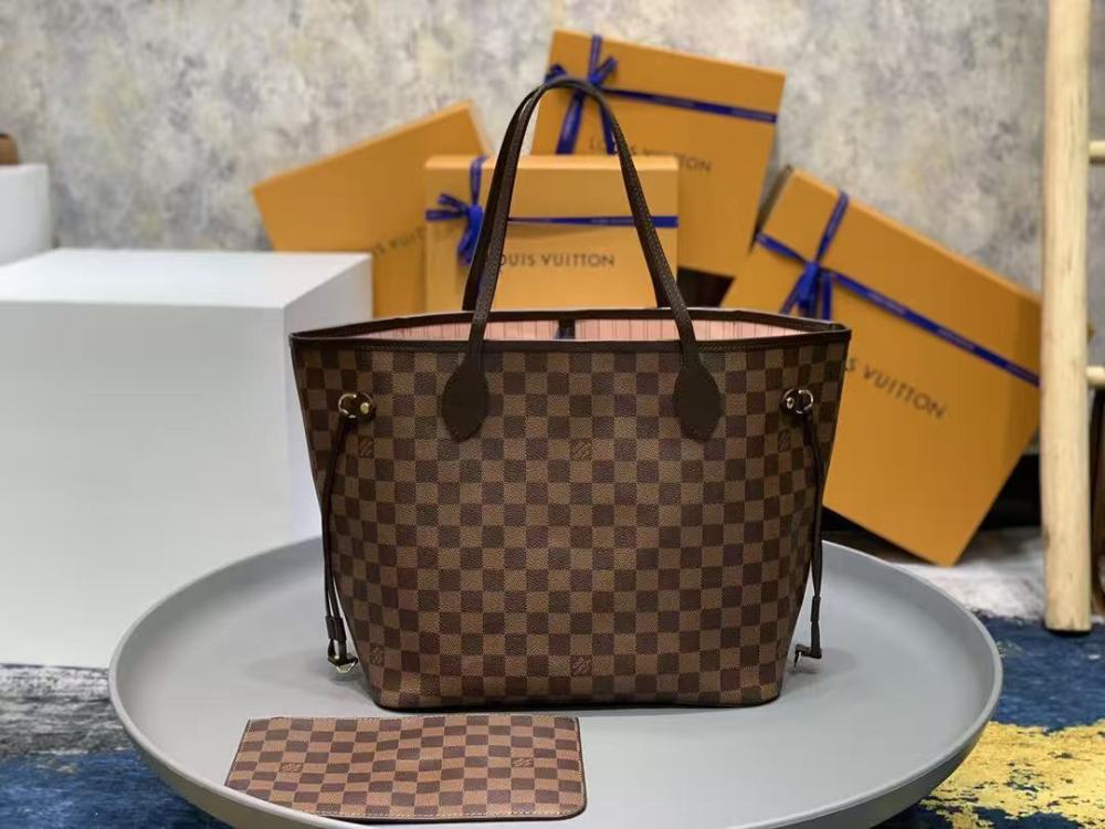 LOUIS VUITTON NEVERFULL 31/29CM/Medium/Small