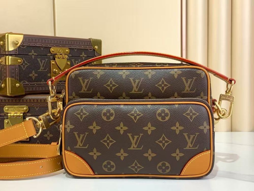 Louis Vuitton classic monogram