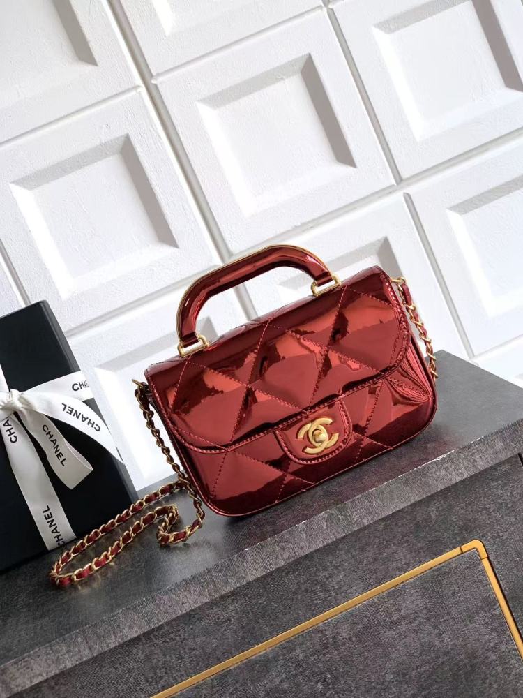 CHANEL 25K / Patent leather / 30cm / 18cm
