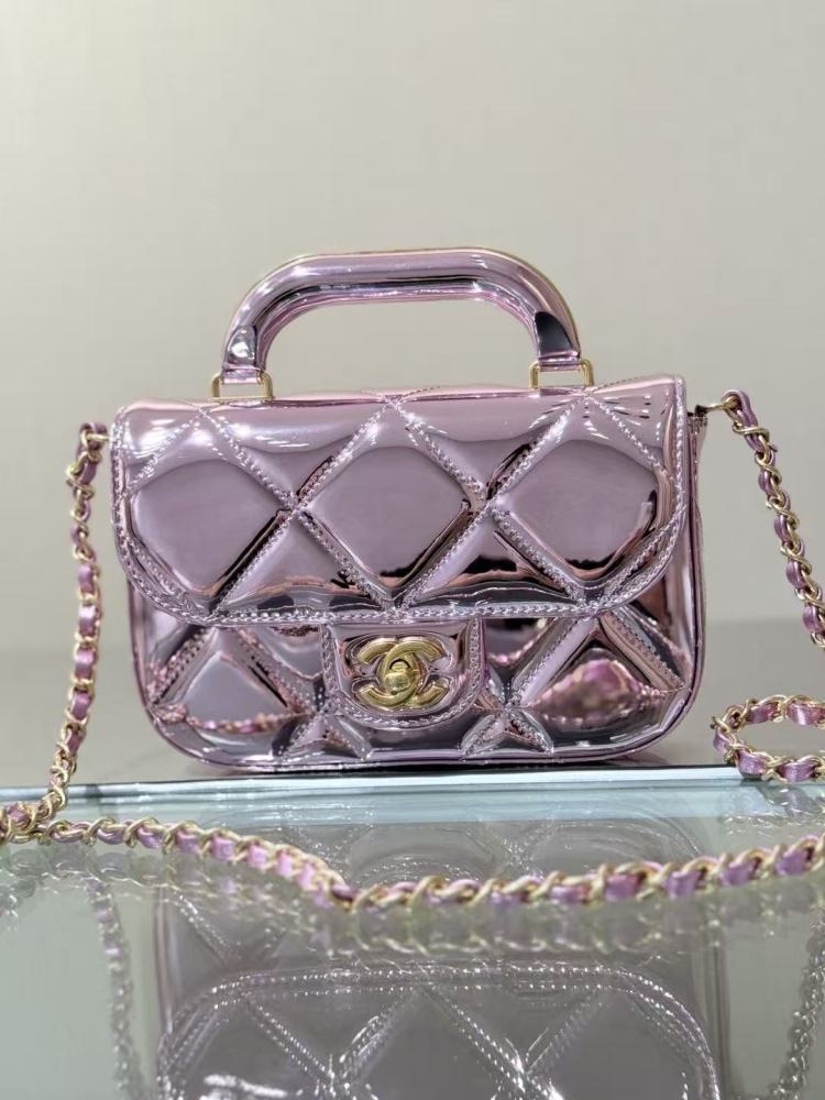 CHANEL 25K / Patent leather / 30cm / 18cm
