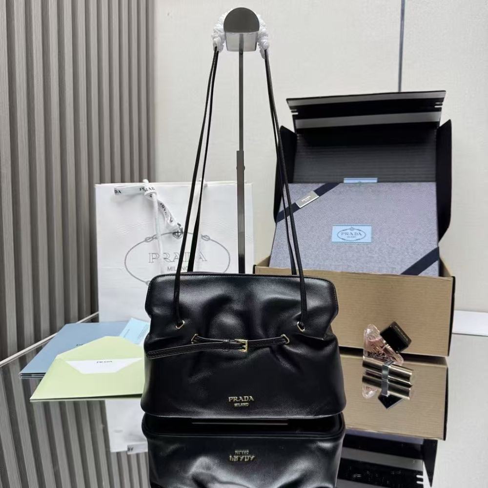 PRADA Dada / Lambskin / 25CM