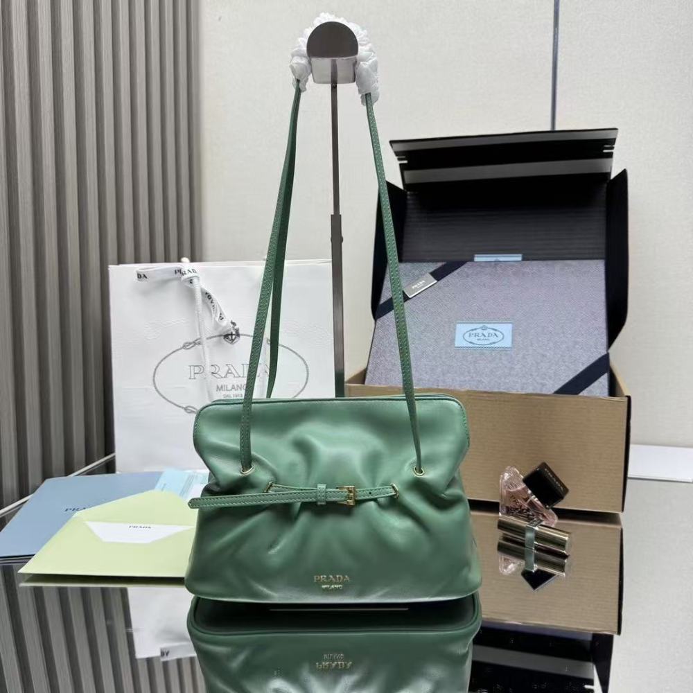PRADA Dada / Lambskin / 25CM