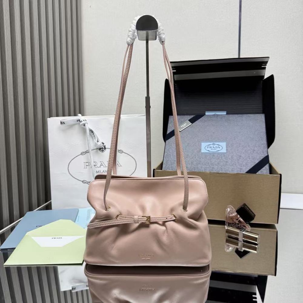 PRADA Dada / Lambskin / 25CM