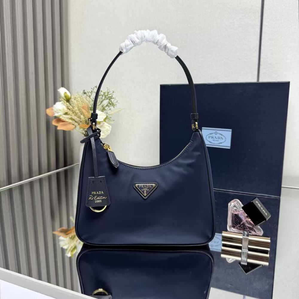 PRADA Re-Edition 2005/Nylon