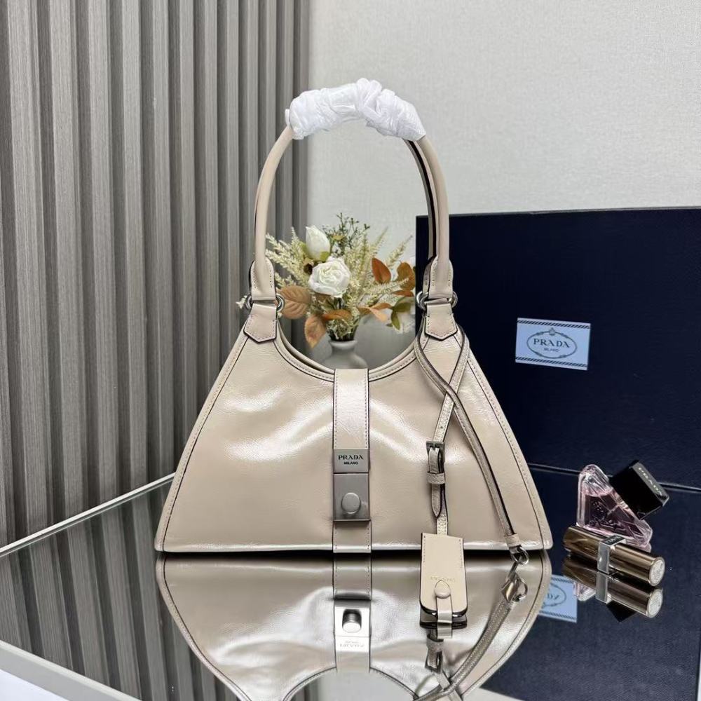 PRADA Tote bag / Cowhide leather / 26CM