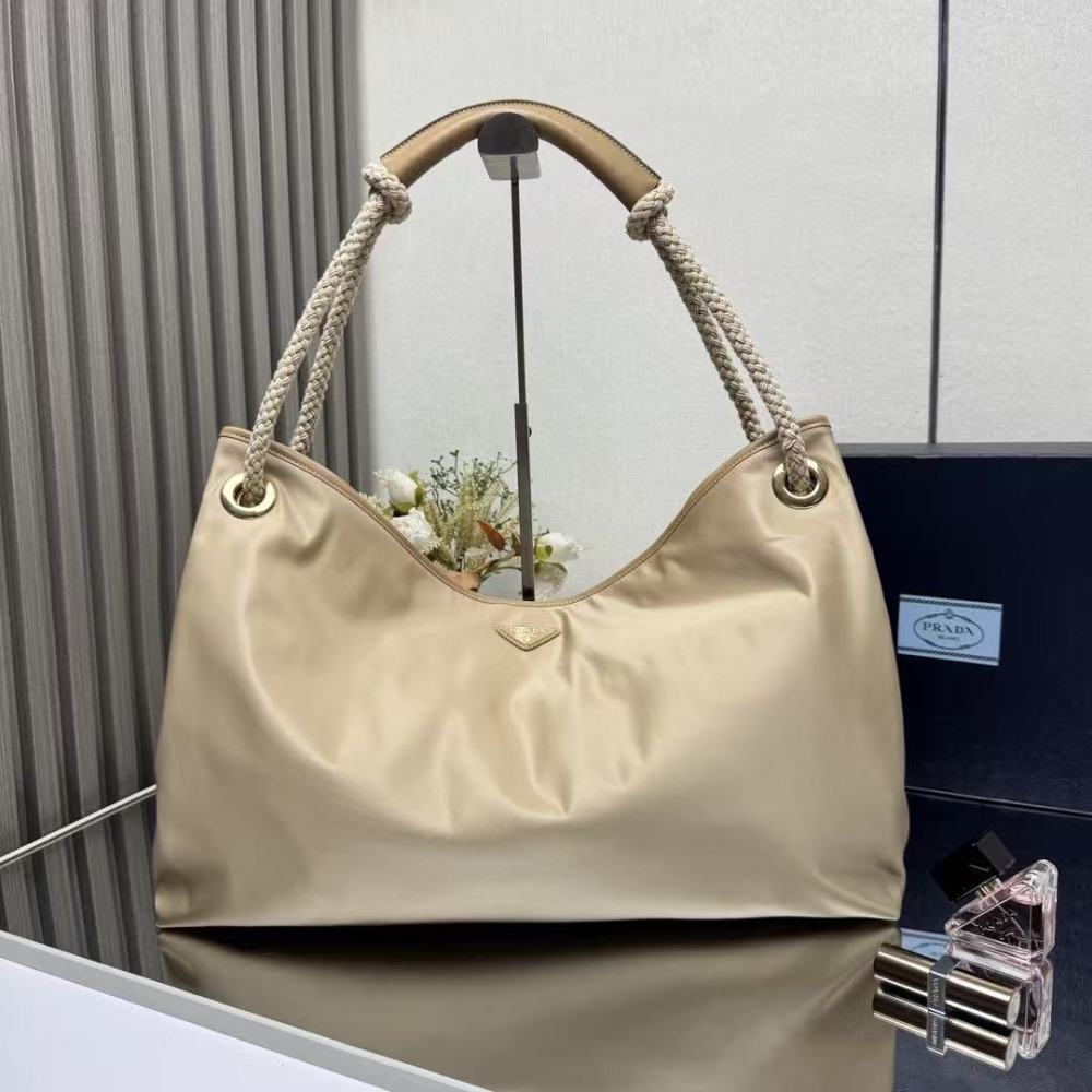 PRADA Mariner/Nylon/48CM