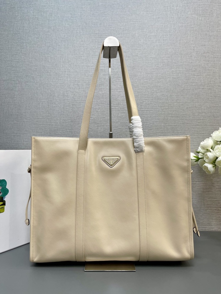 PRADA Tote bag / Cowhide leather / 39CM