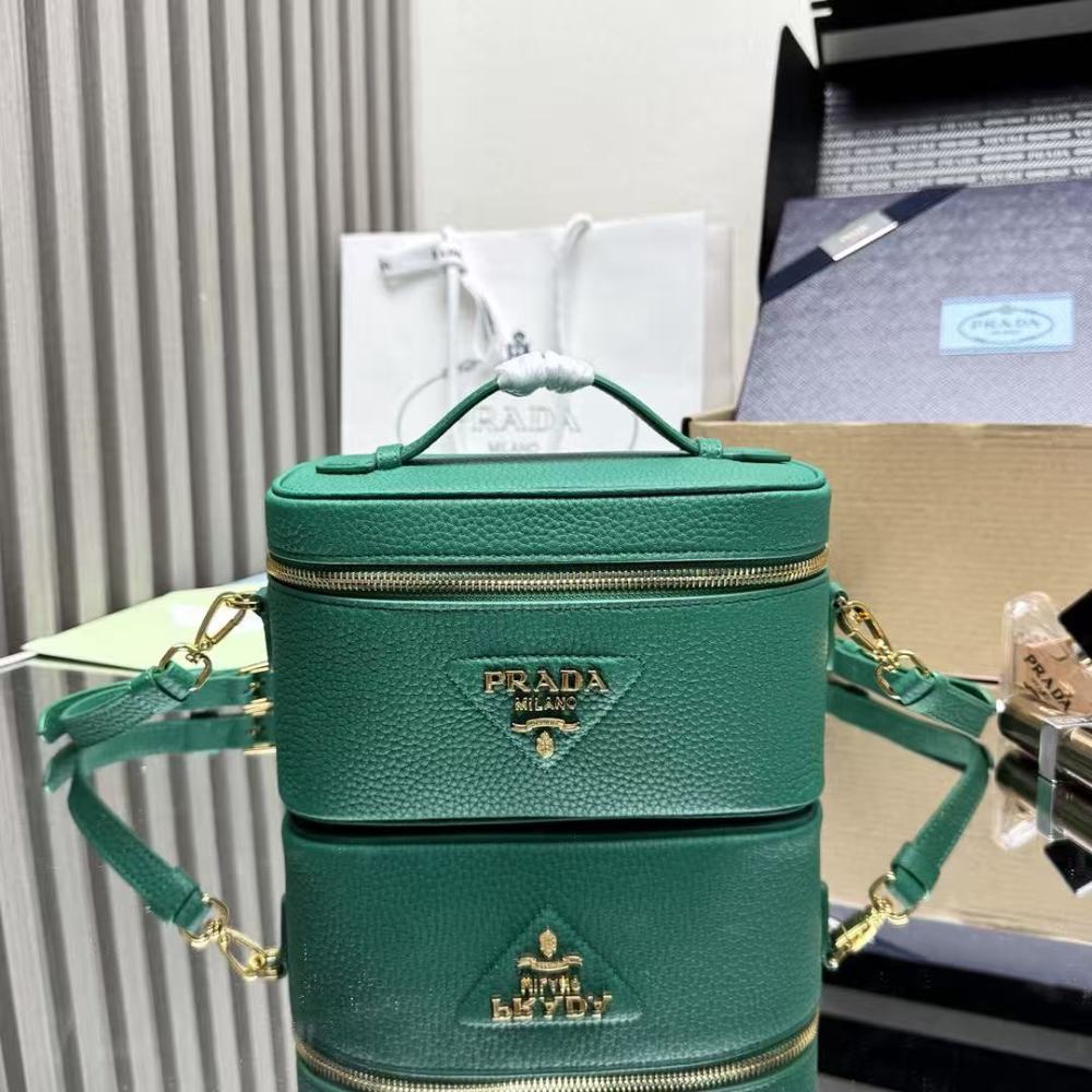 PRADA mini bag / cowhide leather / 18CM