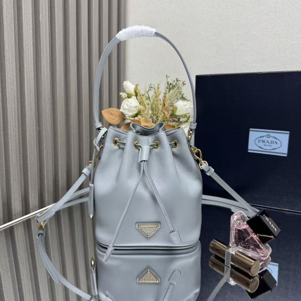 PRADA Re-Edition 1978 / Cowhide leather / 19.5CM