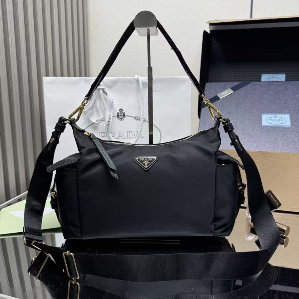 PRADA Explore/Suede/Nylon/32CM