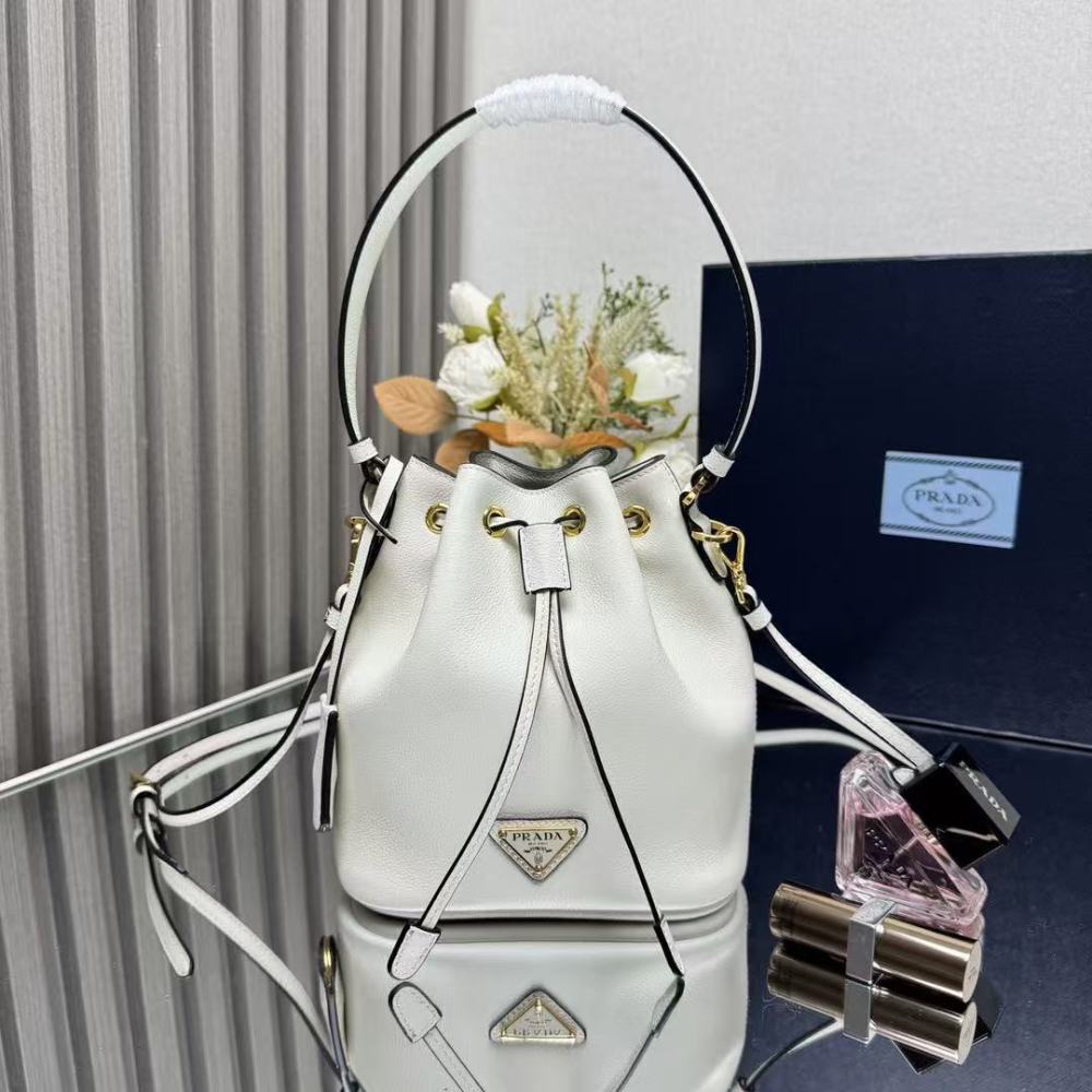 PRADA Re-Edition 1978 / Cowhide leather / 19.5CM