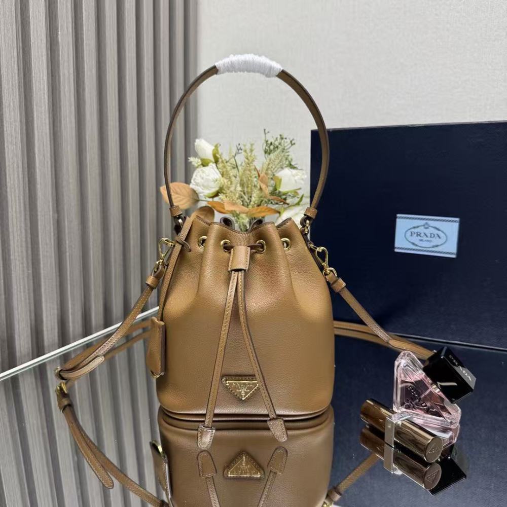PRADA Re-Edition 1978 / Cowhide leather / 19.5CM