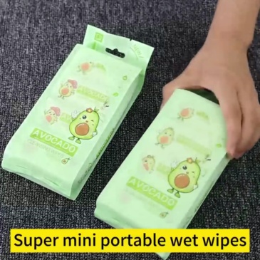 Convenient wet wipes