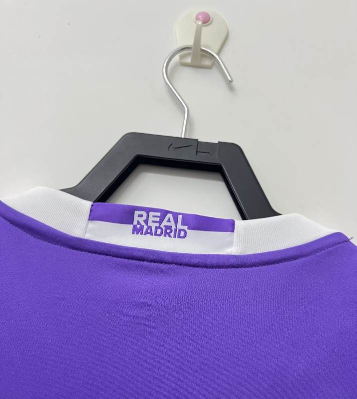 Retro Real Madrid Away 2016/17