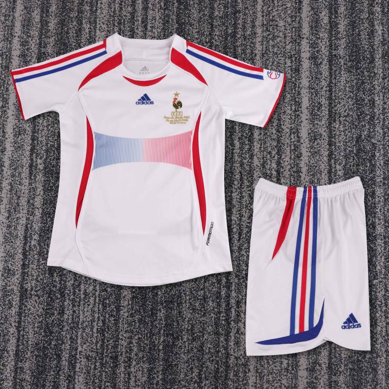 Retro Kids 2006 France away Size: 16-28