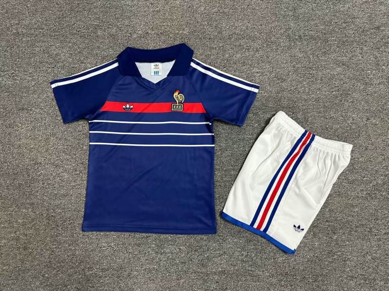 Retro Kids 82/84 France home size: 16-28