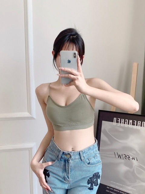 台灣現貨無縫交叉美背吊帶裹胸一片式帶胸墊無鋼圈運動內衣/女士抹胸均碼內衣/文胸40-70KG可穿