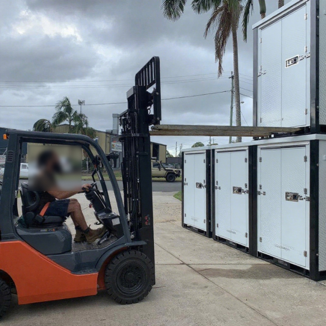 SmartBox Flat Pack Containers – Strong and Easy-to-Assemble Storage Vaults for Moving Furniture and Mobile Storage Projects