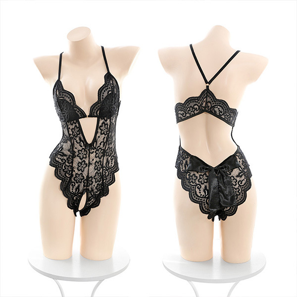 بذلة مفتوحة من الأسفل مزينة بفراشة من الدانتيل ملابس داخلية مثيرة تصميم مغري لا يحتاج إلى خلع الملابس