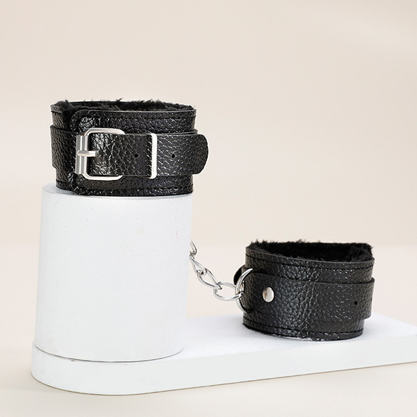 مجموعة SM المكونة من 4 قطع للمبتدئين: حزمة للمبتدئين لألعاب الكبار المبتكرة الخاصة بالقيود والانضباط