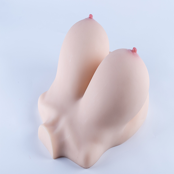 مستمني ذكري مع ثديين ناعمين وكبيرين لعبة للبالغين للرجال